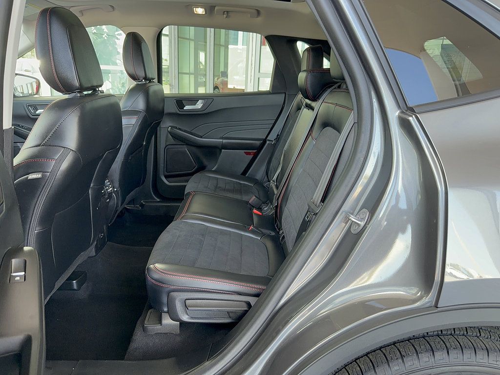 Certified 2022 Ford Escape SEL w/ SEL Stealth AWD Package image 13