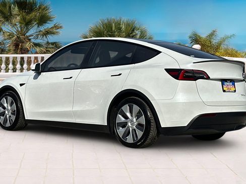 Used 2022 Tesla Model Y Performance image 6