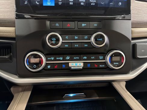 Used 2024 Ford Expedition Max Limited image 34