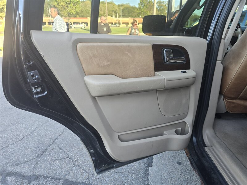 Used 2006 Ford Expedition King Ranch AWD/4WD image 12