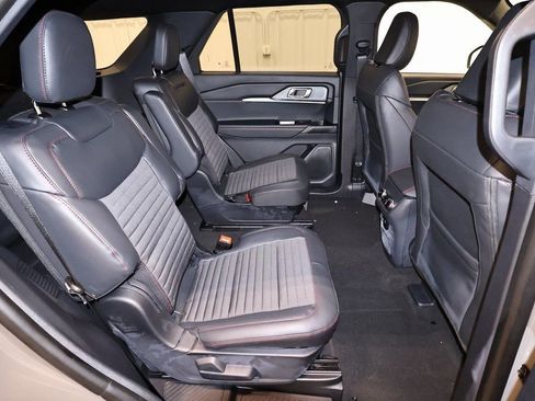 New 2026 Ford Explorer ST-Line w/ ST-Line Street Pack image 18