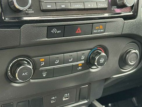 Used 2023 Nissan Frontier SV image 19