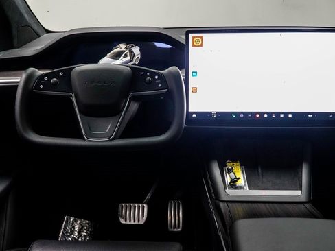 Used 2022 Tesla Model X image 18