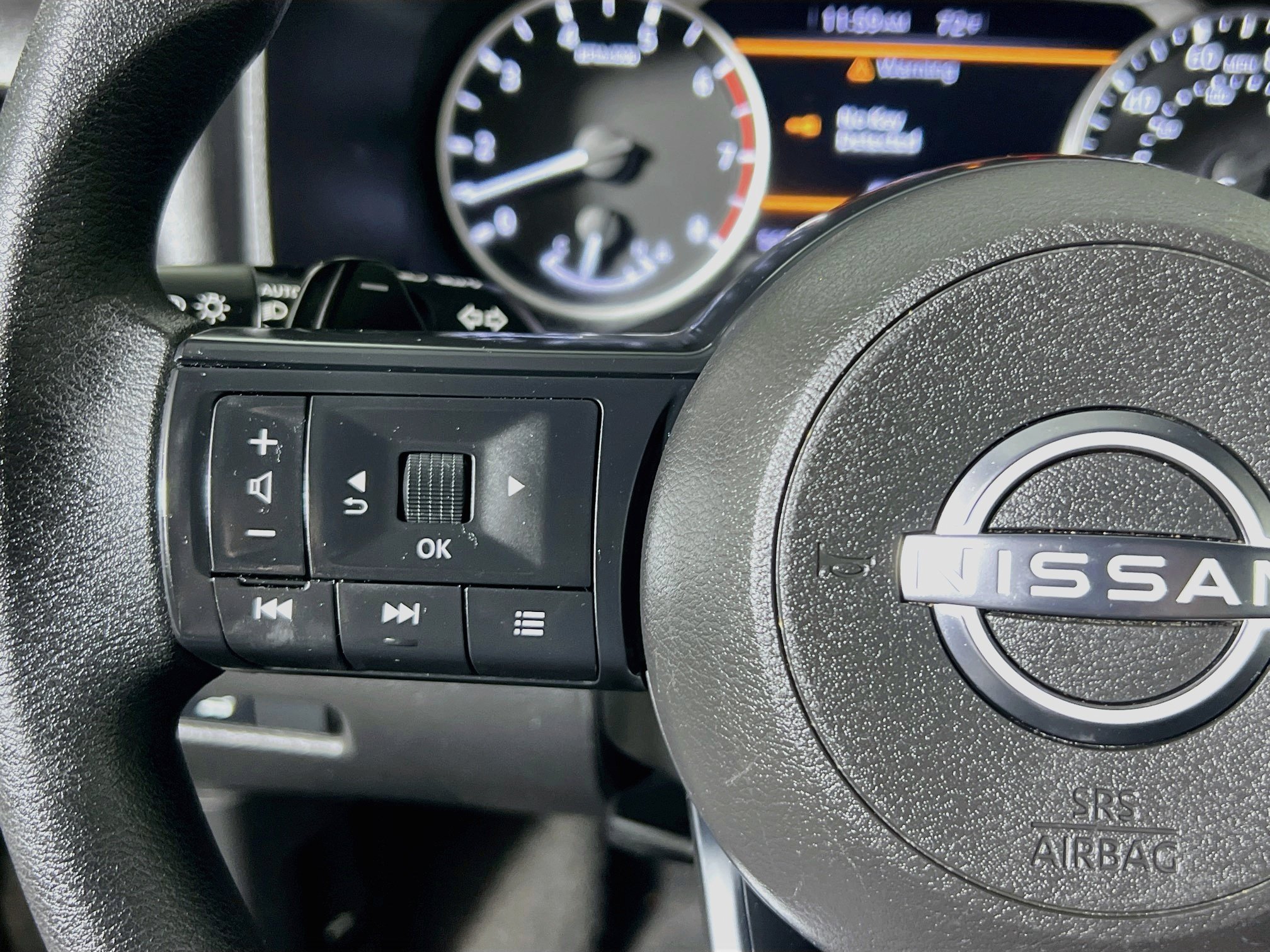 Used 2024 Nissan Rogue SV AWD/4WD image 18