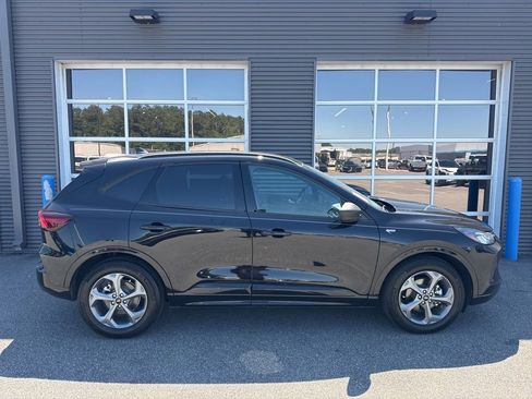 Used 2024 Ford Escape ST-Line w/ Equipment Group 301A FWD image 4