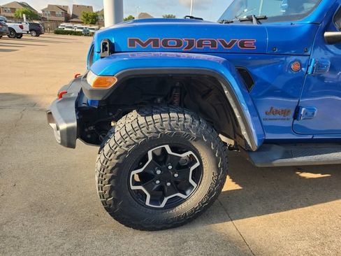 Used 2023 Jeep Gladiator Mojave AWD/4WD image 6