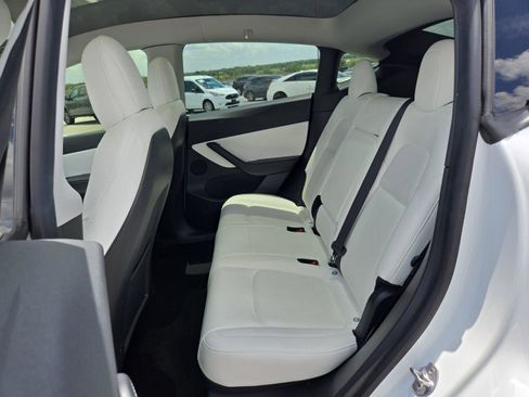 Used 2021 Tesla Model Y Long Range AWD/4WD image 8