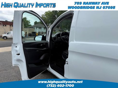 Used 2021 Mercedes-Benz Metris image 11