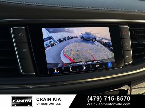 Used 2024 Buick Enclave Premium image 17