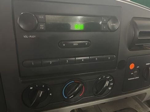 Used 2005 Ford F250 XL image 15