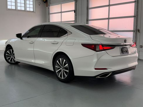 Used 2021 Lexus ES 350 w/ Accessory Package FWD image 3