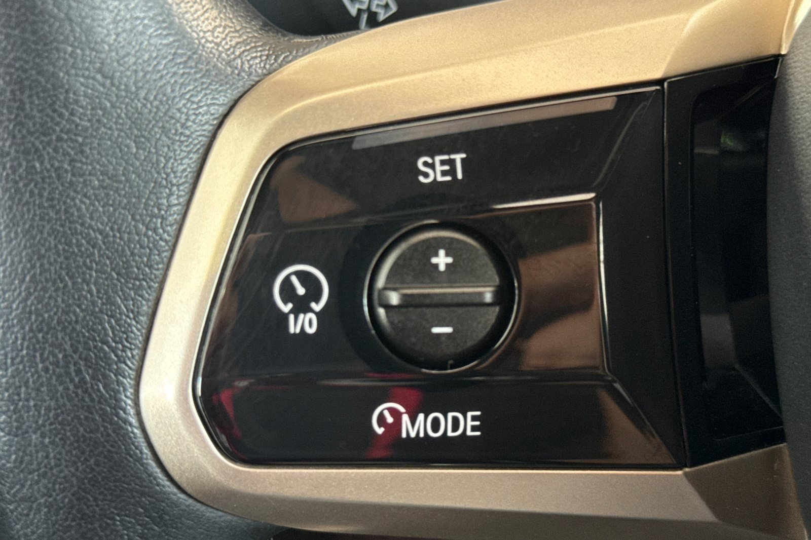 Certified 2023 BMW iX xDrive50 w/ Sport Package AWD/4WD image 32