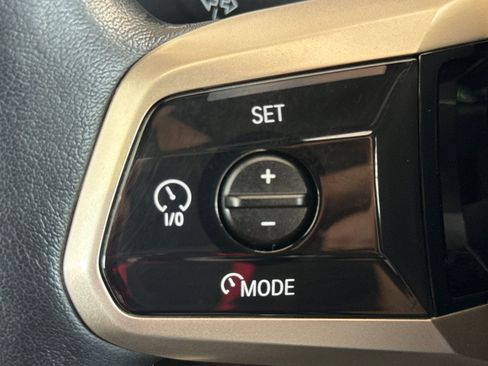 Used 2023 BMW iX xDrive50 w/ Sport Package AWD/4WD image 32