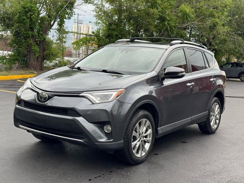 Used 2018 Toyota RAV4 Limited FWD image 4