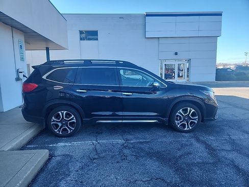 Used 2023 Subaru Ascent Touring image 2
