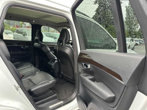 Used 2017 Volvo XC90 T6 Momentum w/ Vision Package AWD/4WD image 13