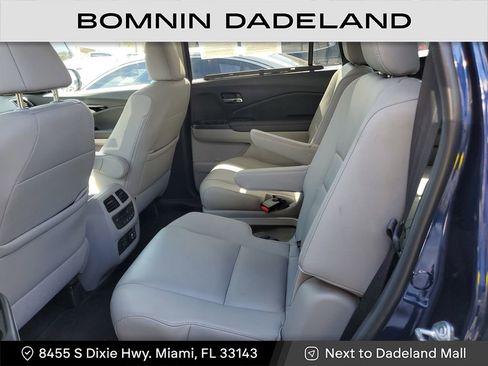 Used 2022 Honda Pilot Touring image 11