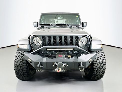Used 2023 Jeep Gladiator Sport image 2