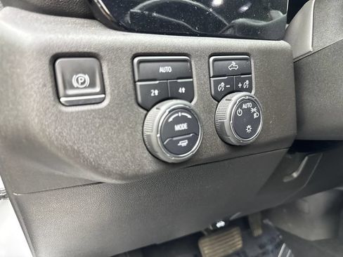 Used 2023 Chevrolet Silverado 1500 LT AWD/4WD image 57