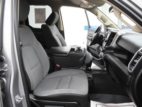 Used 2019 RAM 1500 Big Horn image 25