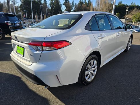 Certified 2025 Toyota Corolla LE image 7