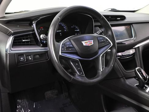 Used 2018 Cadillac XT5 Premium Luxury AWD/4WD image 11
