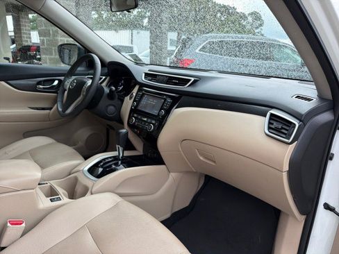 Used 2016 Nissan Rogue SL w/ SL Premium Package FWD image 22