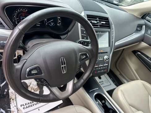 Used 2017 Lincoln MKC Premiere image 26