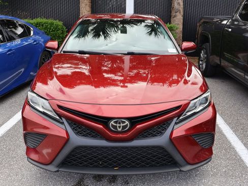 Used 2018 Toyota Camry SE w/ Convenience Package image 5