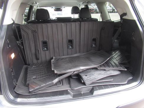 Used 2023 Subaru Ascent Limited image 14