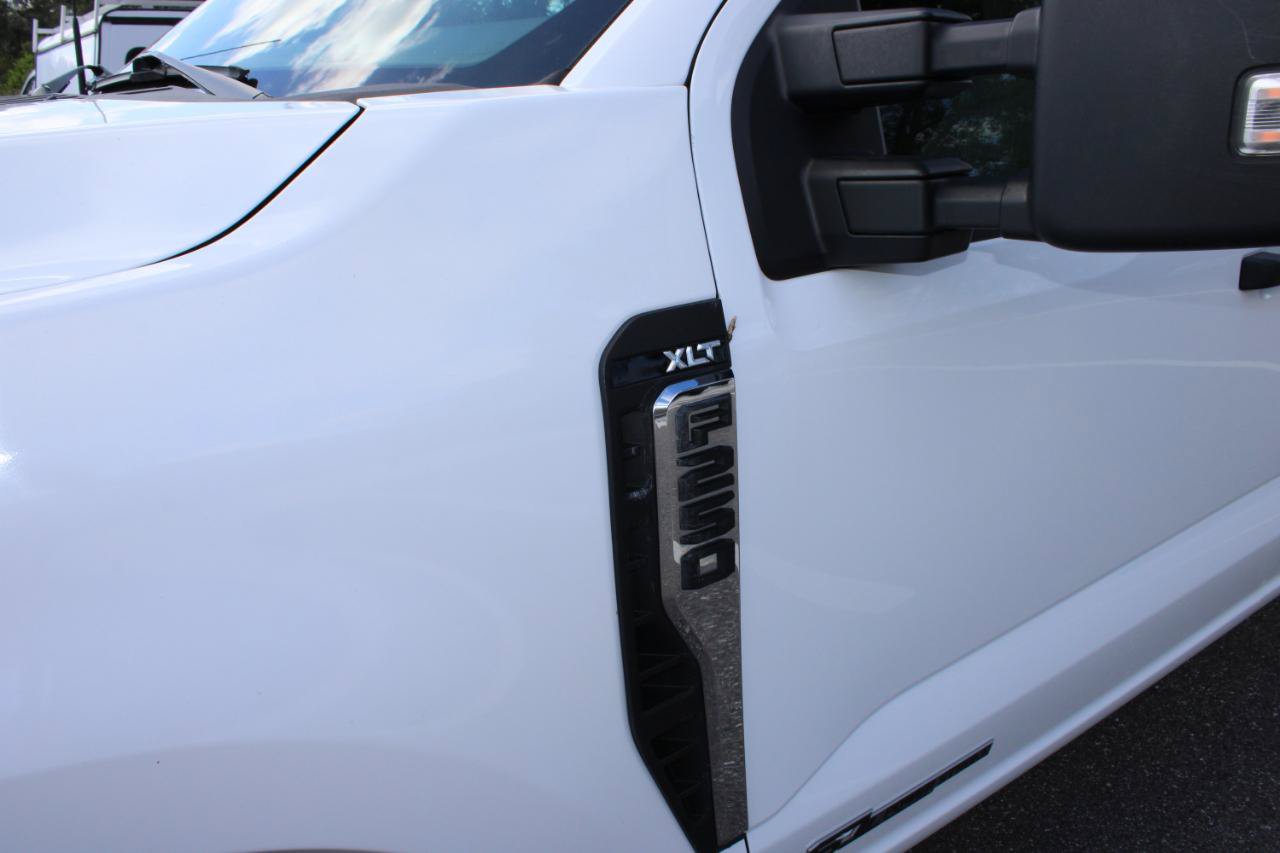 Used 2023 Ford F250 XLT w/ F-250 >10K GVWR Package AWD/4WD image 11
