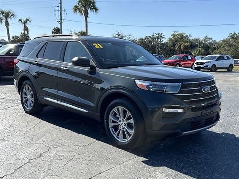 Certified 2021 Ford Explorer XLT w/ Equipment Group 202A image 46