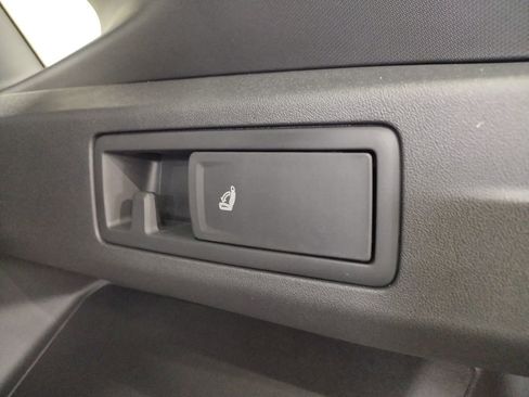 New 2025 Volkswagen Tiguan SE R-Line image 20