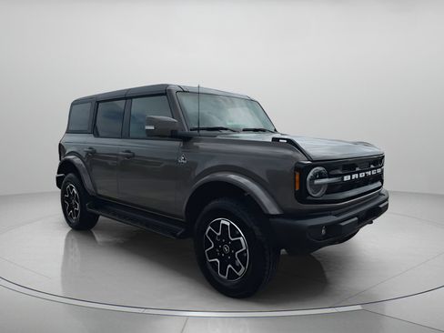 New 2025 Ford Bronco Outer Banks image 2