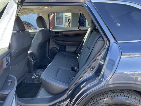 Used 2017 Subaru Outback 2.5i Limited image 7
