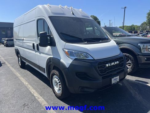 Used 2025 RAM ProMaster 2500 w/ Storage Group image 2