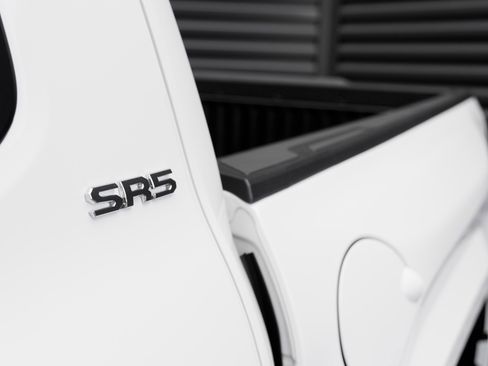 Used 2025 Toyota Tacoma SR5 image 26