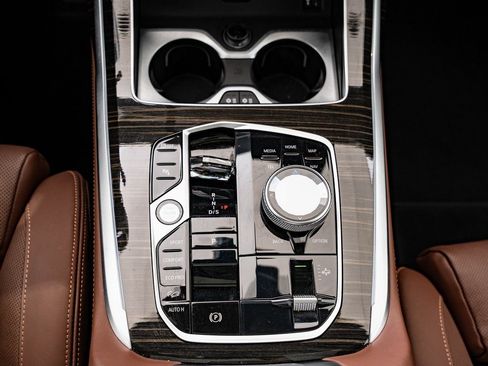 Used 2024 BMW X7 M60i w/ Executive Package image 40