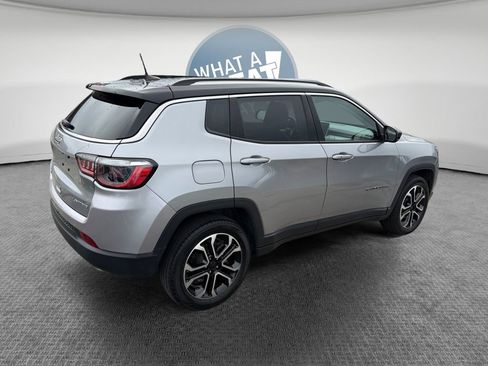 Used 2022 Jeep Compass Limited AWD/4WD image 3