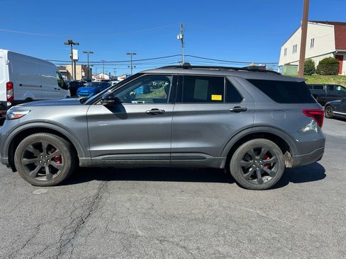 Used 2022 Ford Explorer ST w/ Equipment Group 401A image 9