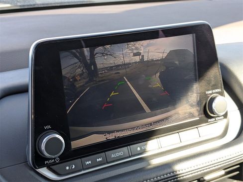 Used 2023 Nissan Rogue SV image 23