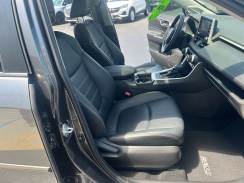 Used 2021 Toyota RAV4 XLE Premium FWD image 45