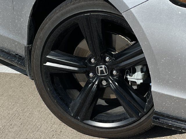 Used 2025 Honda Accord Sport image 9