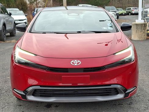 Used 2024 Toyota Prius XLE image 2