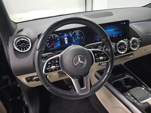 Used 2023 Mercedes-Benz GLA 250 w/ Premium Package image 7