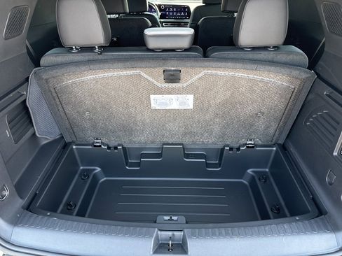 Used 2024 Chevrolet Traverse RS image 11