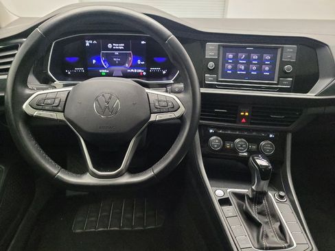 Used 2024 Volkswagen Jetta SE FWD image 22