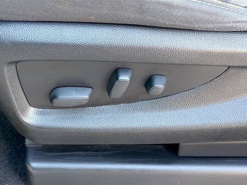 Used 2020 Chevrolet Suburban LS image 25