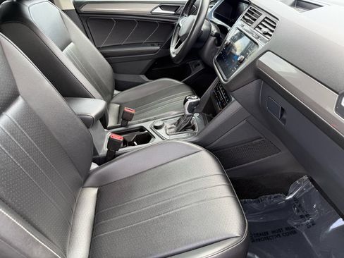Used 2024 Volkswagen Tiguan SE AWD/4WD image 29