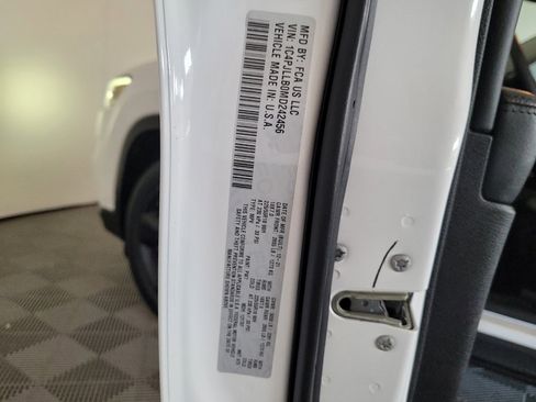 Used 2021 Jeep Cherokee Latitude Plus image 33